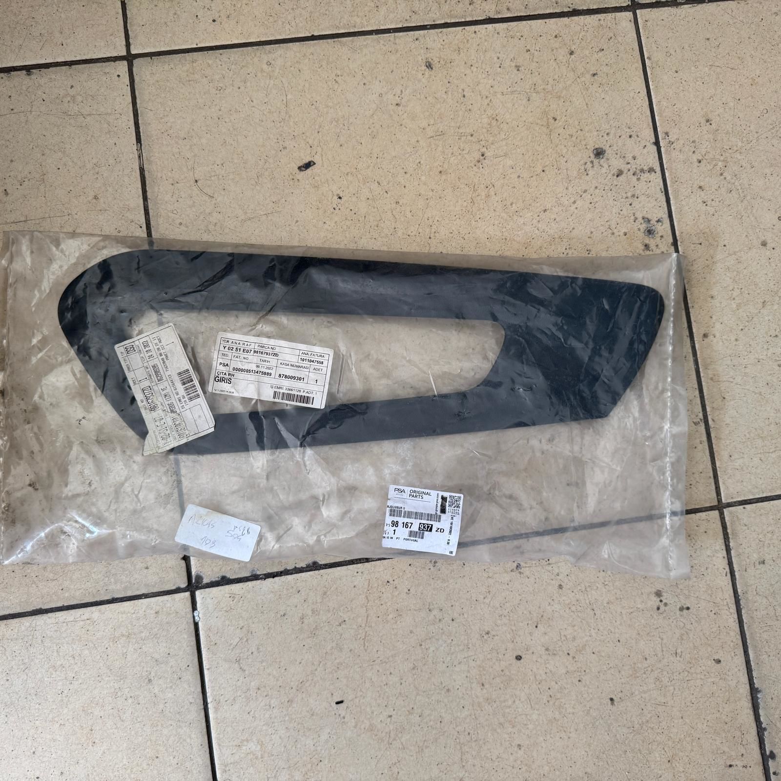 Peugeot Rifter Kapi İç Açma Kol Çerçevesi̇ Orji̇nal Gm Marka 98167937ZD