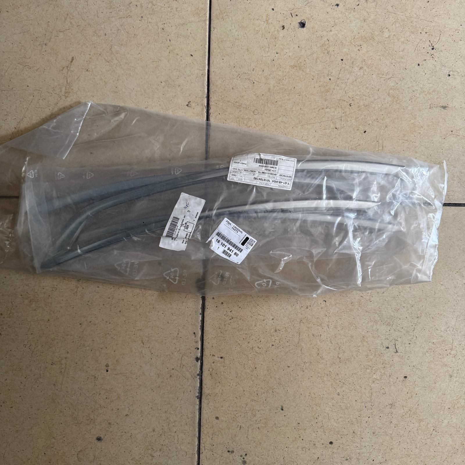 Citroen C4 Ön Tampon Krom Çıta Orjinal Gm Marka 1610194180