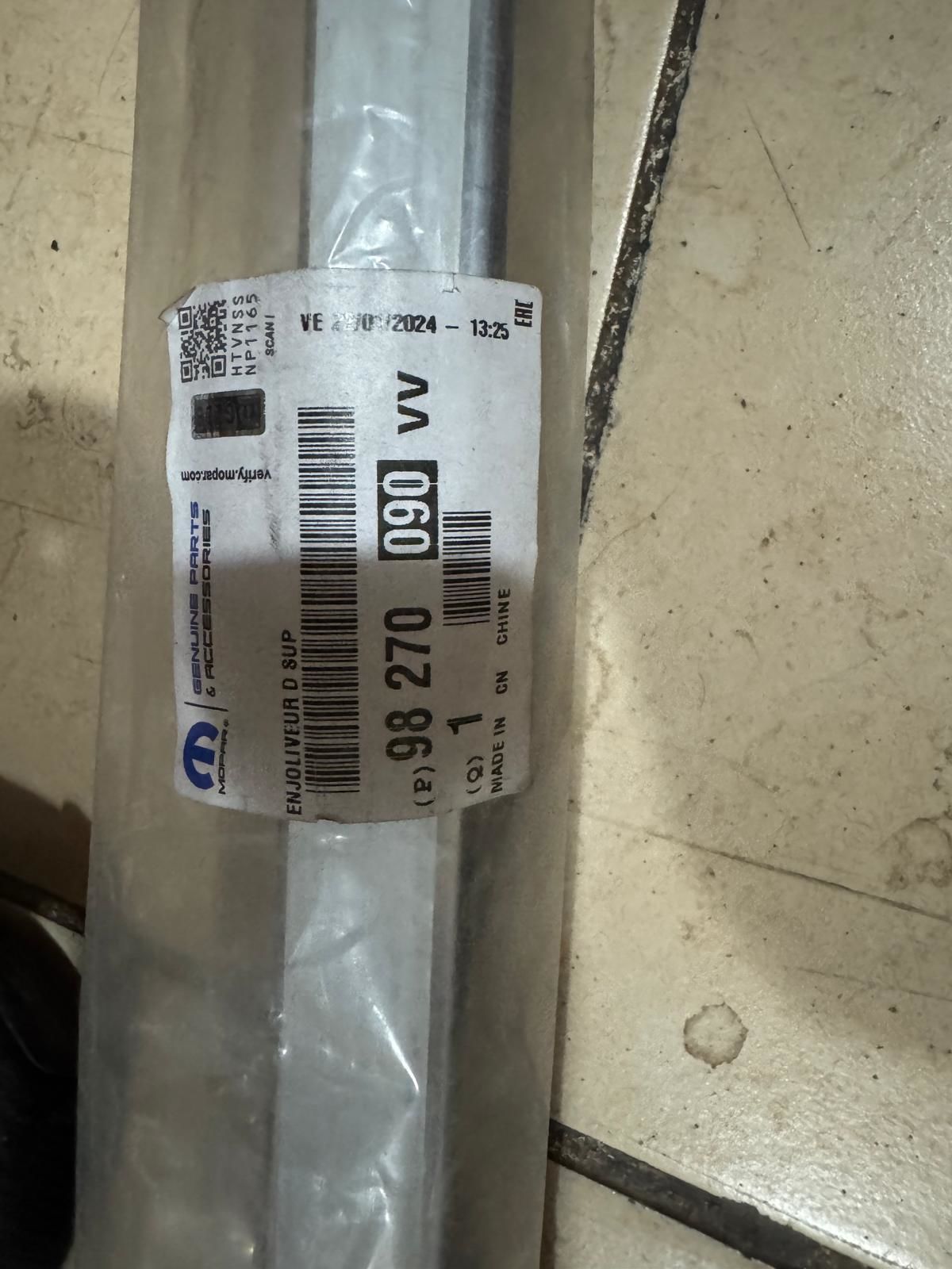 Peugeot 3008 Sağ Tavan Kenar Çıtası Orjinal Gm Marka 98270090VV