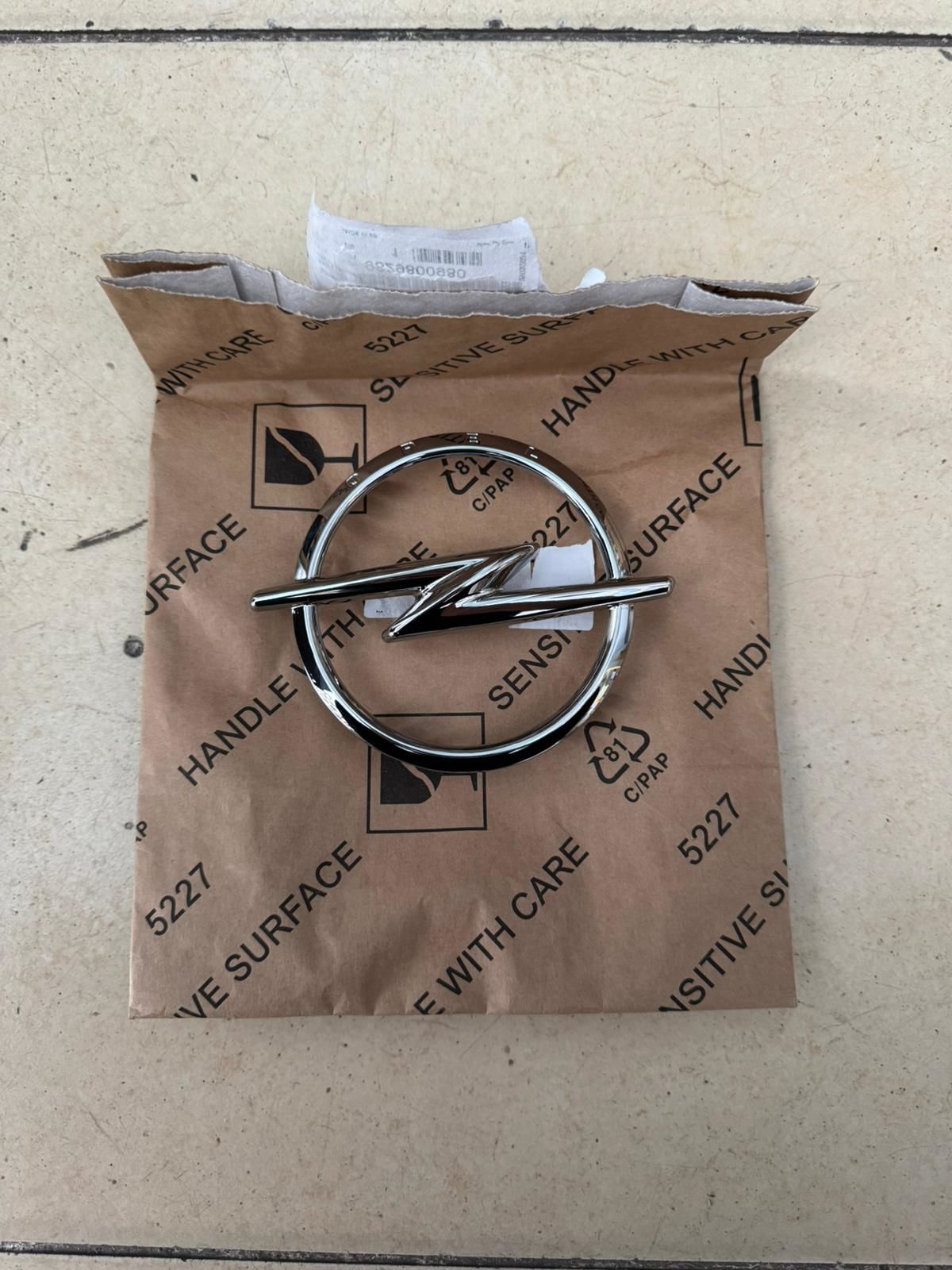 Opel Corsa F Ön Panjur Arması Gm Marka