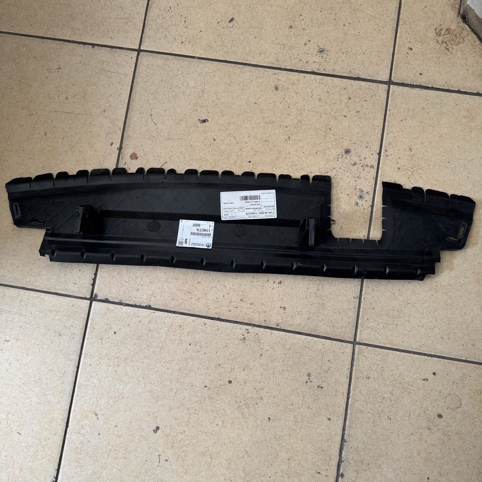 Opel Corsa E Radyatör Üst Hava Yönlendirme Bakaliti Orijinal Gm Marka 13402376