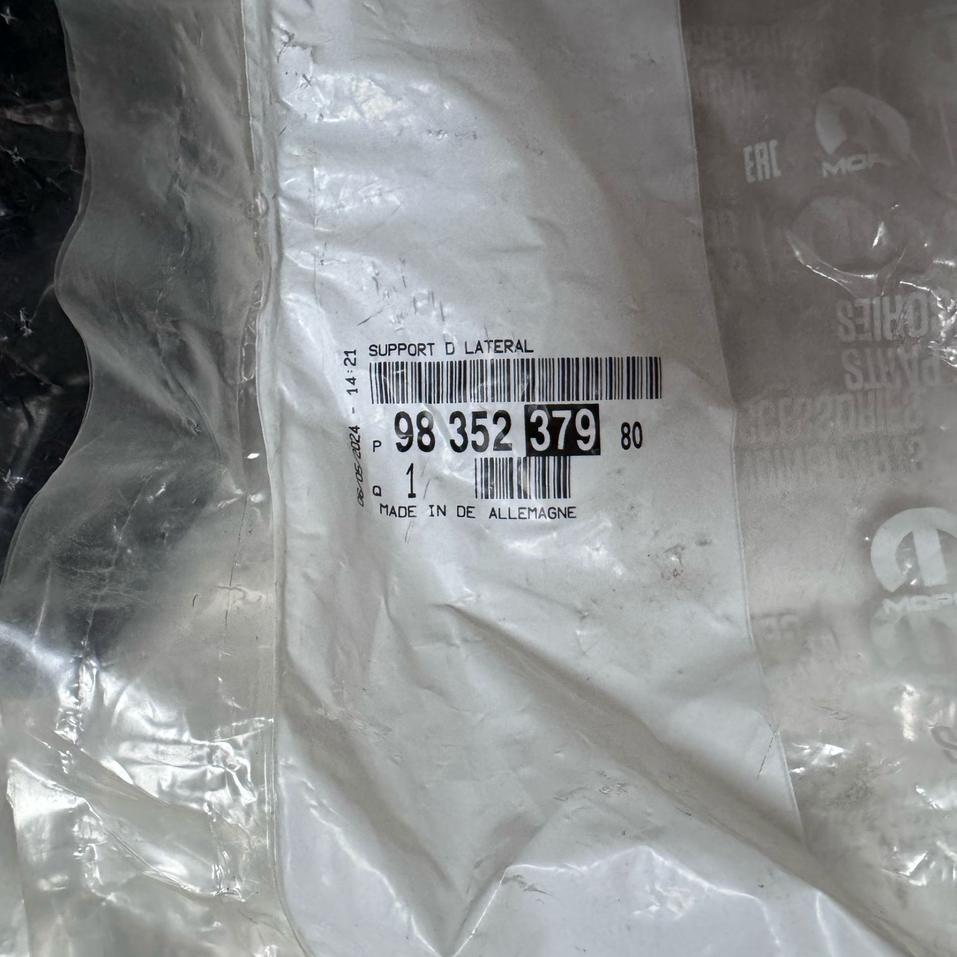 Opel Mokka B Sağ Arka Braket Orjinal Gm Marka 9835237980