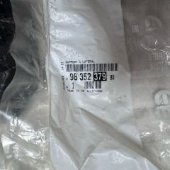 Opel Mokka B Sağ Arka Braket Orjinal Gm Marka 9835237980