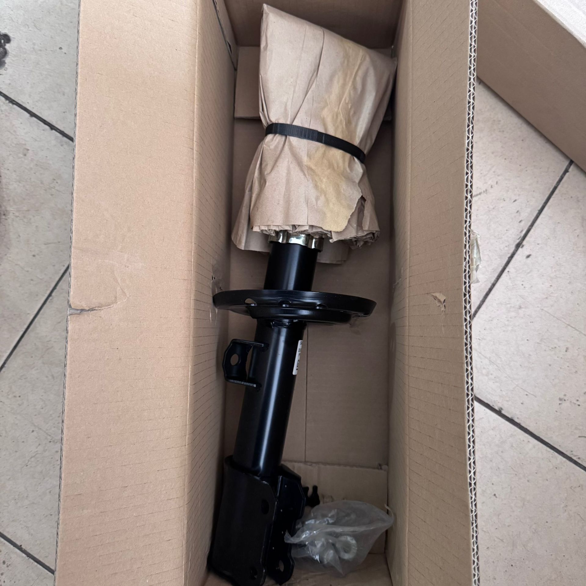 Opel Vectra C Ön Amorti̇sör Sağ Gm Marka 93174103