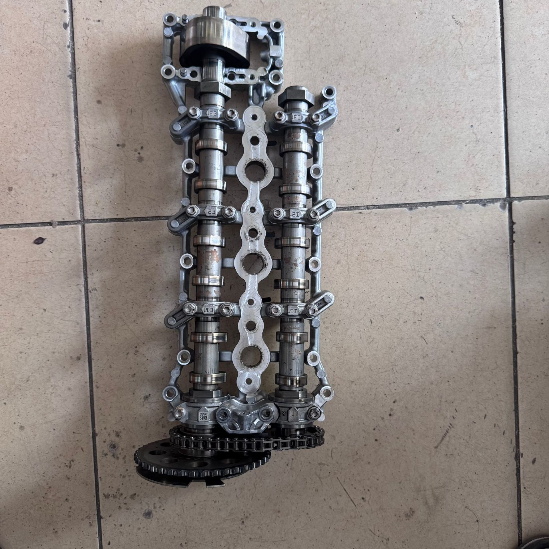 Opel Insignia B 1,5 Dizel Ekzantirik Mil Takımı (Çıkma Parça) Gm Marka 55512662