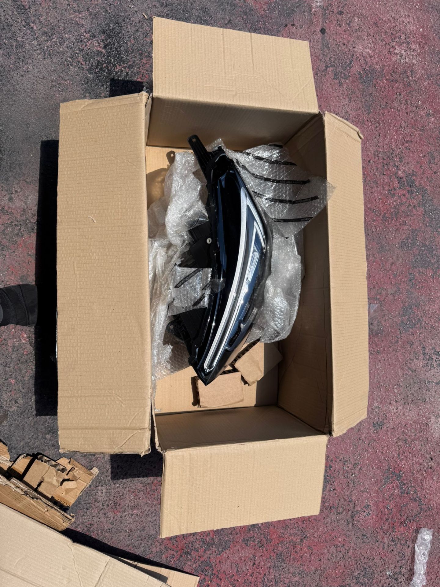 Opel Crosland X Far Sol Psa Marka YQ00709680