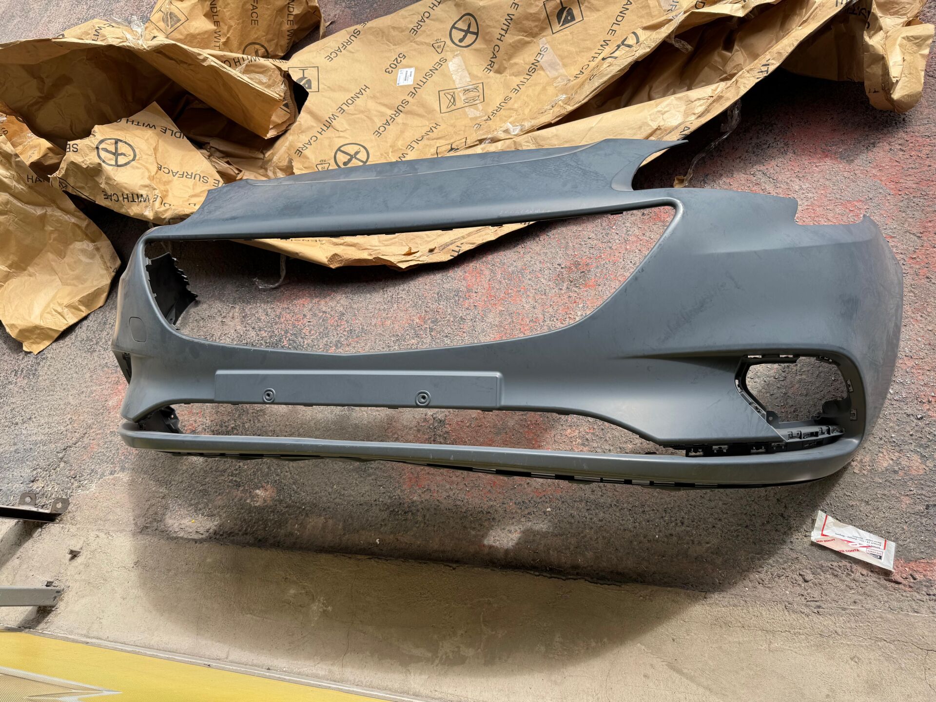 Opel Corsa E Ön Tampon Psa Marka 39059634