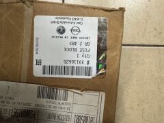 Opel İnsi̇gni̇a B Si̇ğorta Kutusu Gm Marka 39116625