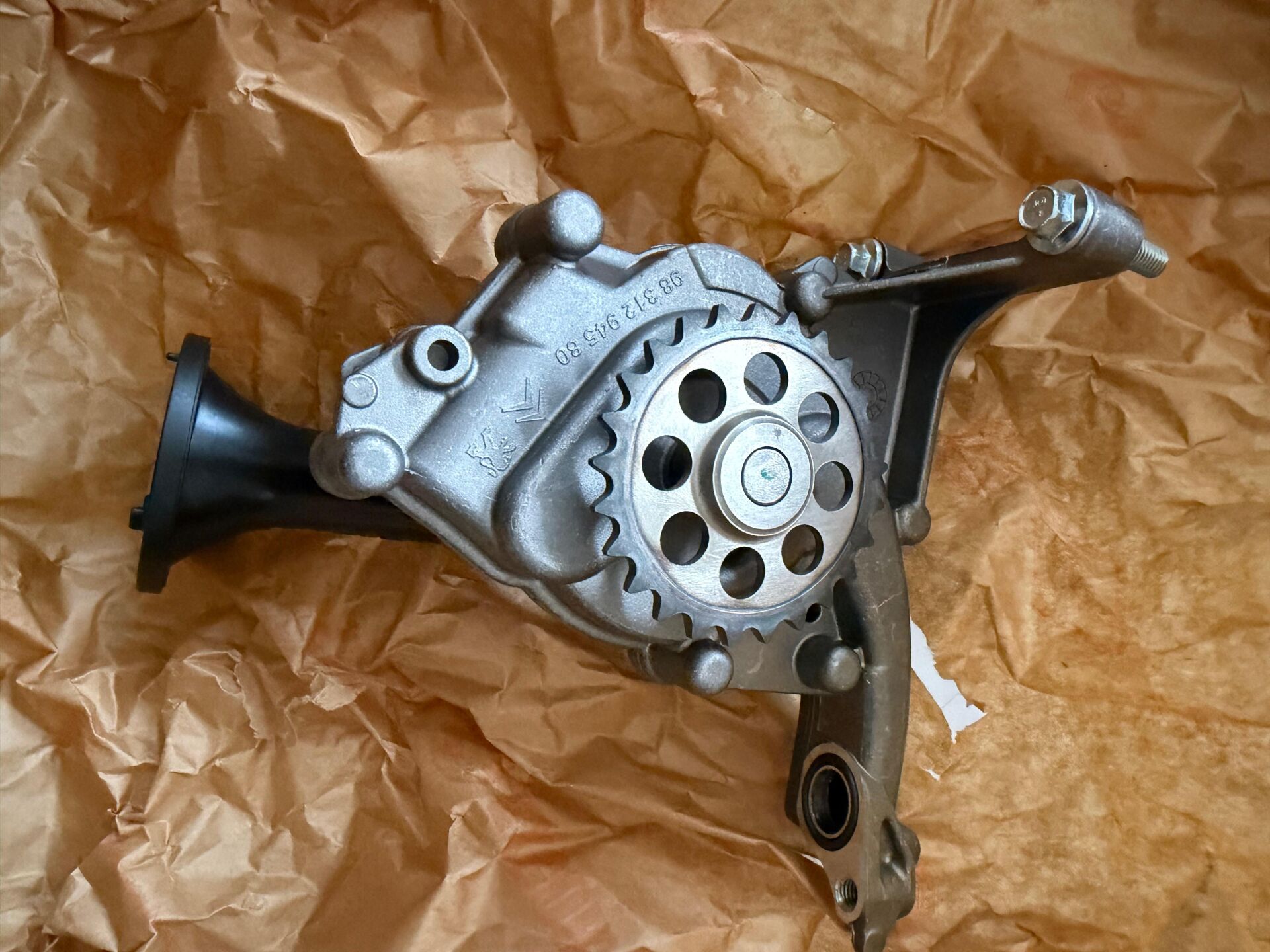 Opel Peugeot Ci̇tröen  1,2 Motor Yağ Pompasi Psa Marka 9831294580